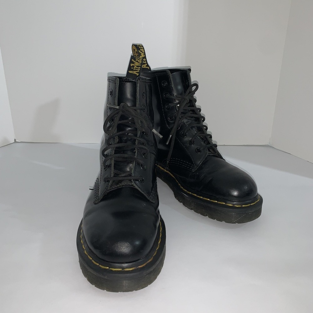 Dr. Martens Combat Boots Mens 8 Black Leather Lace Up Air Cushion Sole 25345